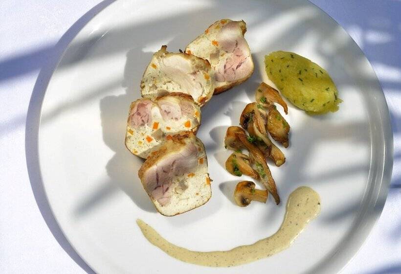 Logis Hotel Le Prieure