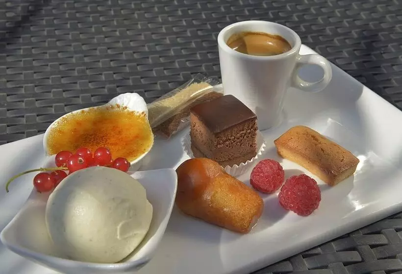 Logis Hotel Le Prieure