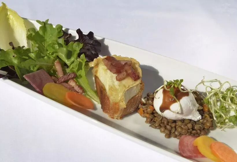 Logis Hotel Le Prieure