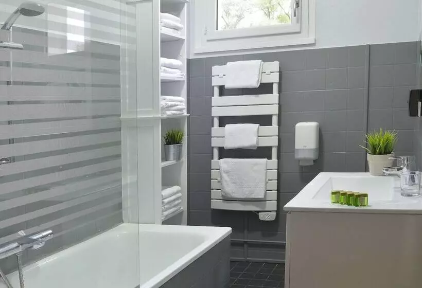 Logis Hotel Le Prieure