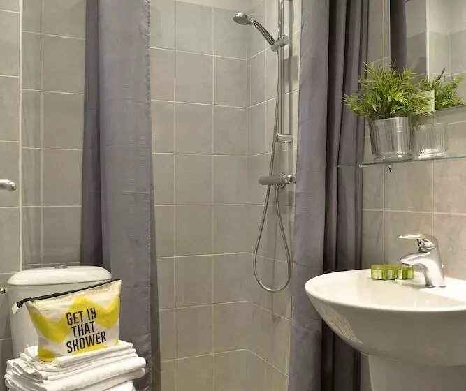 Logis Hotel Le Prieure