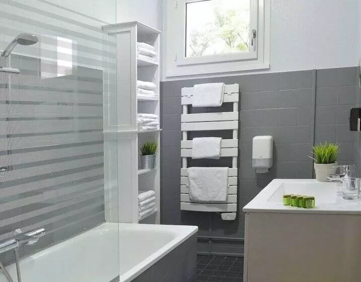 Logis Hotel Le Prieure