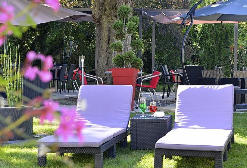 Logis Hotel Le Prieure