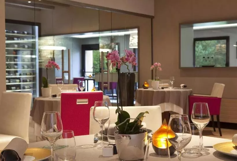 Отель L Aubinière Hôtel Restaurant & Spa