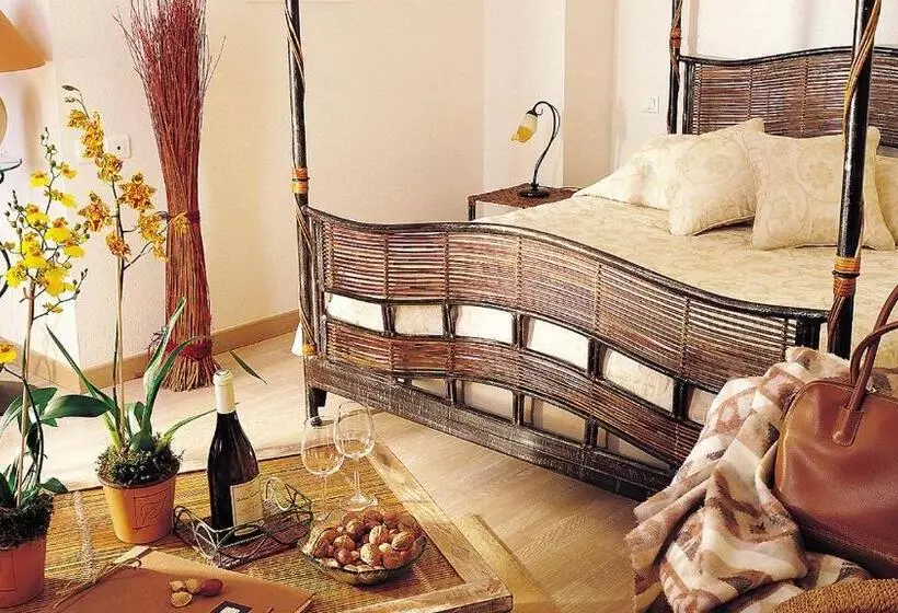 Отель L Aubinière Hôtel Restaurant & Spa