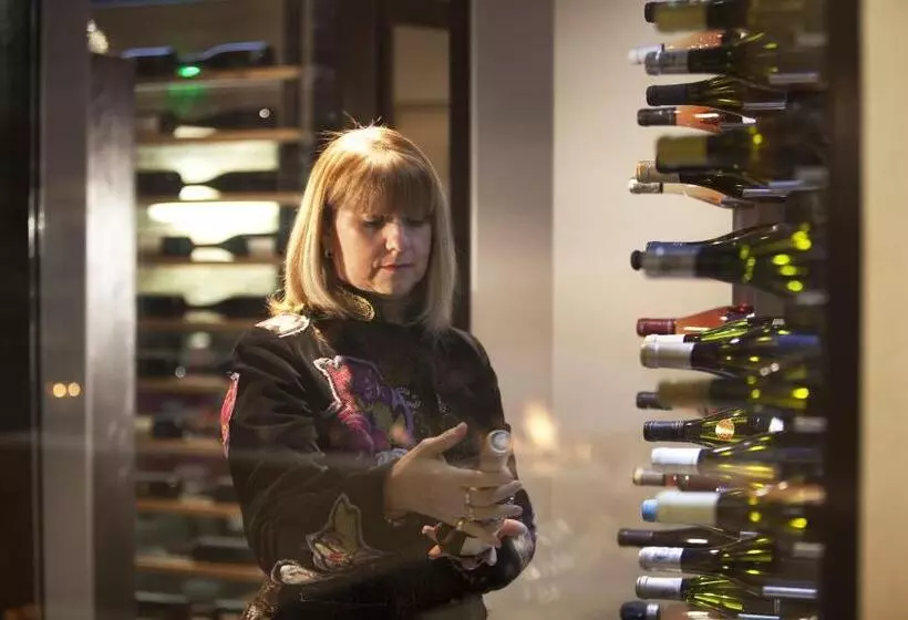 Отель L Aubinière Hôtel Restaurant & Spa