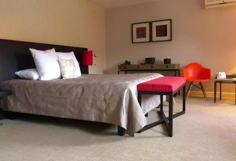 Отель L Aubinière Hôtel Restaurant & Spa