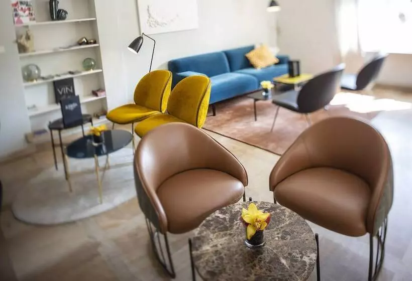 Отель Le Moulin De Valaurie