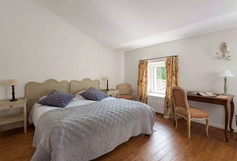 Отель Le Moulin De Valaurie