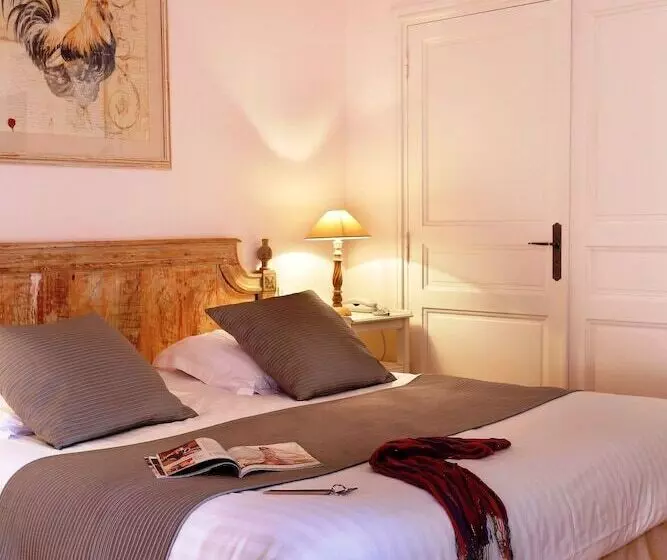 Отель Le Moulin De Valaurie