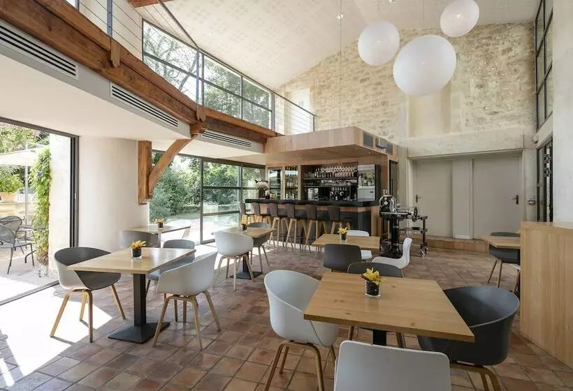 Отель Le Moulin De Valaurie