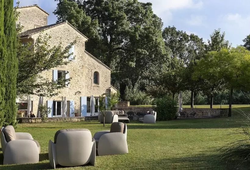 Отель Le Moulin De Valaurie