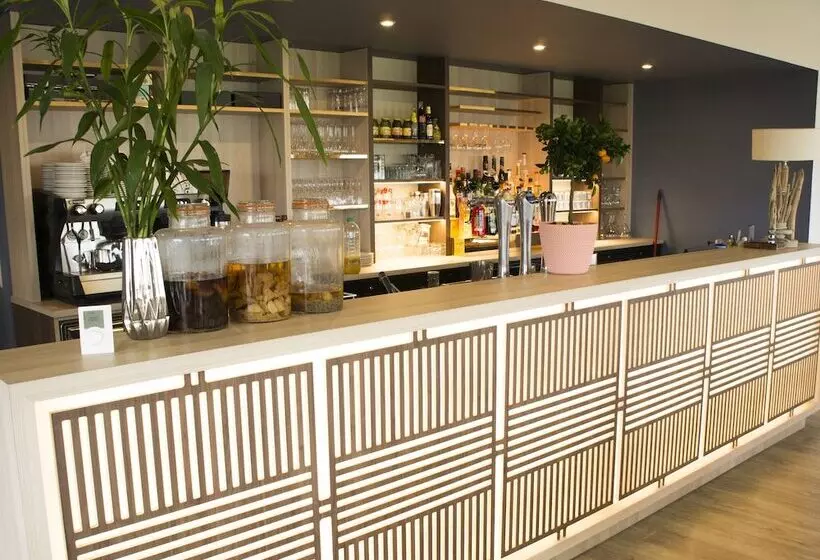 هتل Logis Hôtel Le Bretagne