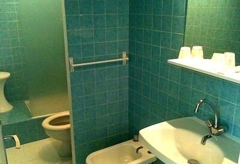 هتل Logis Hôtel Le Bretagne