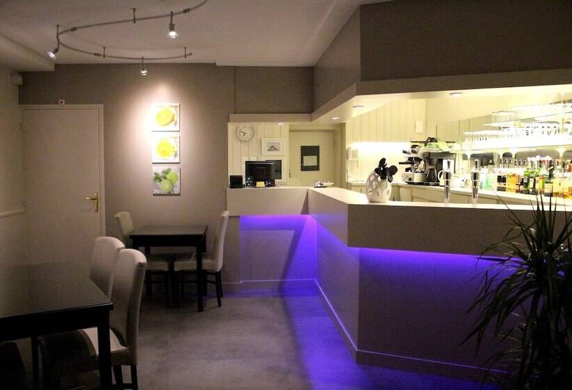 בית מלון כפרי Logis Hôtel Le Pélican