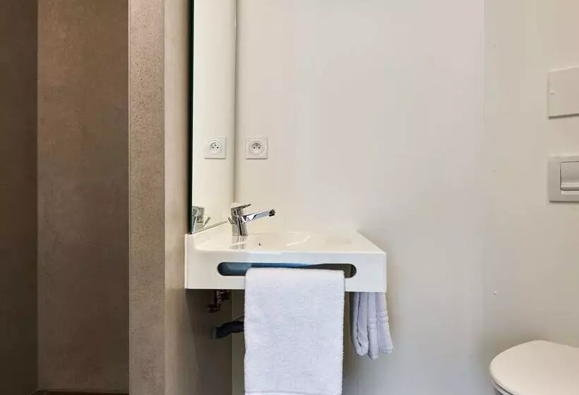 هتل Première Classe La Roche Sur Yon Vendéspace