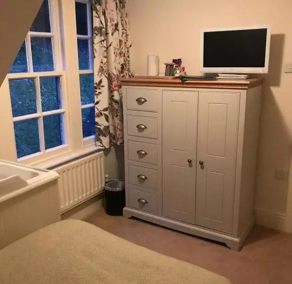 בית מלון כפרי Ravenstone Manor