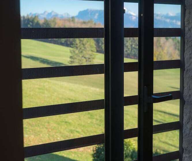 Отель Château Des Avenieres   Relais & Châteaux