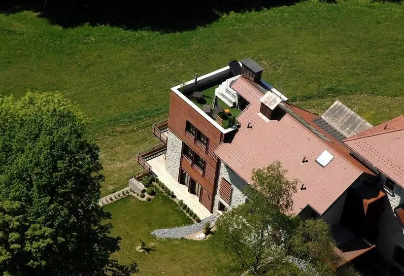 호텔 Château Des Avenieres   Relais & Châteaux