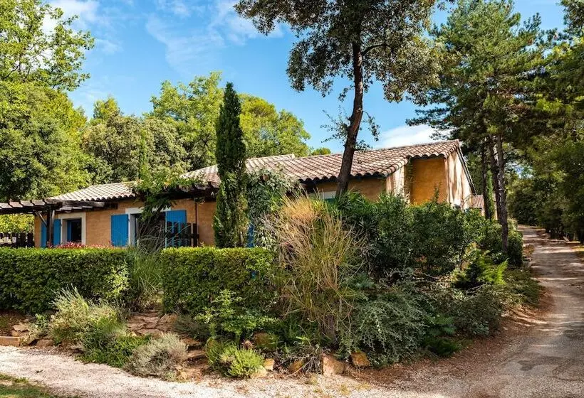 Отель Lagrange Vacances Les Mazets De Gaujac