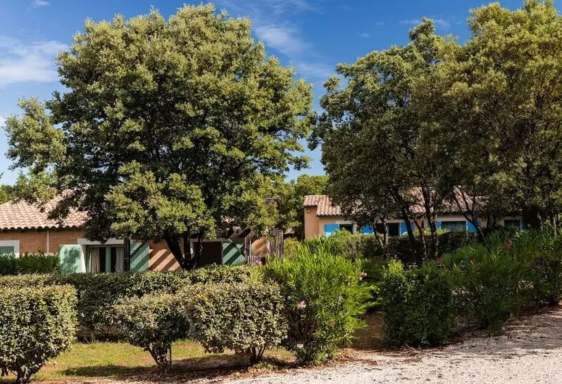 Отель Lagrange Vacances Les Mazets De Gaujac