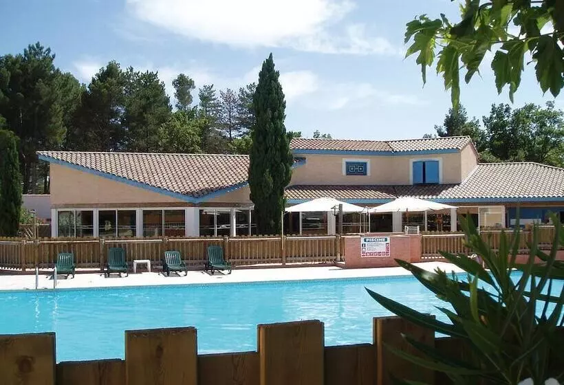 Отель Lagrange Vacances Les Mazets De Gaujac