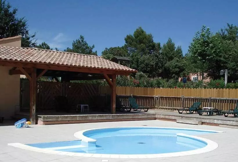 Отель Lagrange Vacances Les Mazets De Gaujac