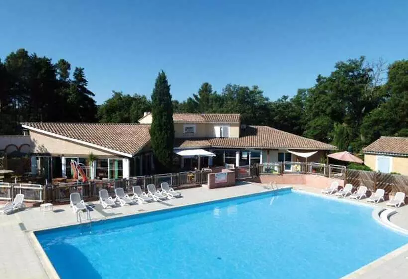 Отель Lagrange Vacances Les Mazets De Gaujac