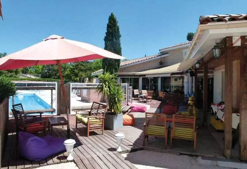 Отель Lagrange Vacances Les Mazets De Gaujac