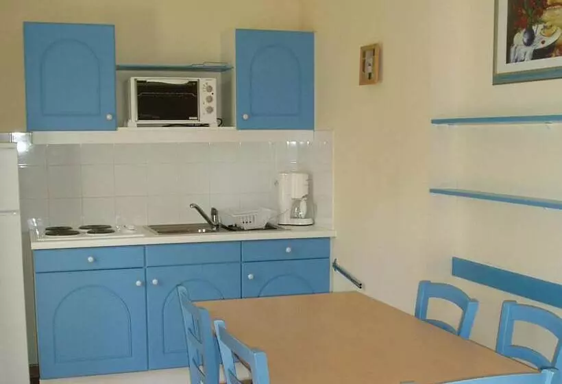 Отель Lagrange Vacances Les Mazets De Gaujac