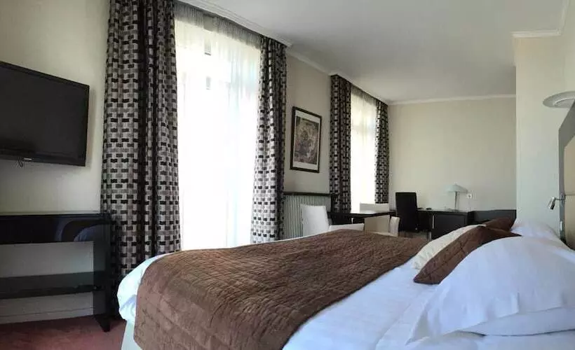 בית מלון כפרי Savoy Hôtel Evian