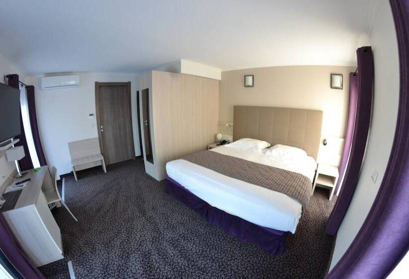 בית מלון כפרי Savoy Hôtel Evian