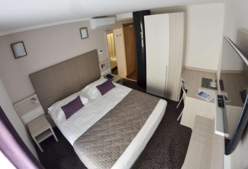 בית מלון כפרי Savoy Hôtel Evian