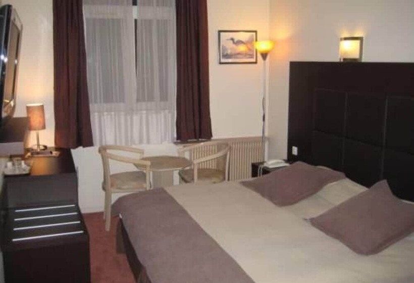 בית מלון כפרי Savoy Hôtel Evian