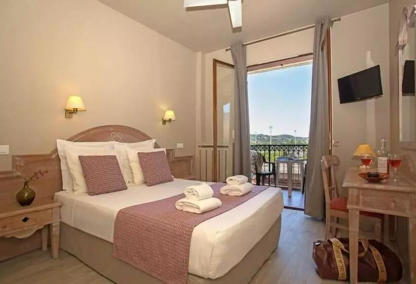 هتل Vacances Bleues Hôtel Castel Luberon