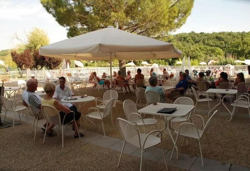 هتل Vacances Bleues Hôtel Castel Luberon