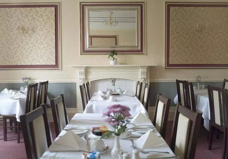 Hotel Victoria Park Lodge