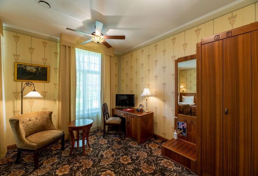 اقامتگاه Ekesparre Boutique