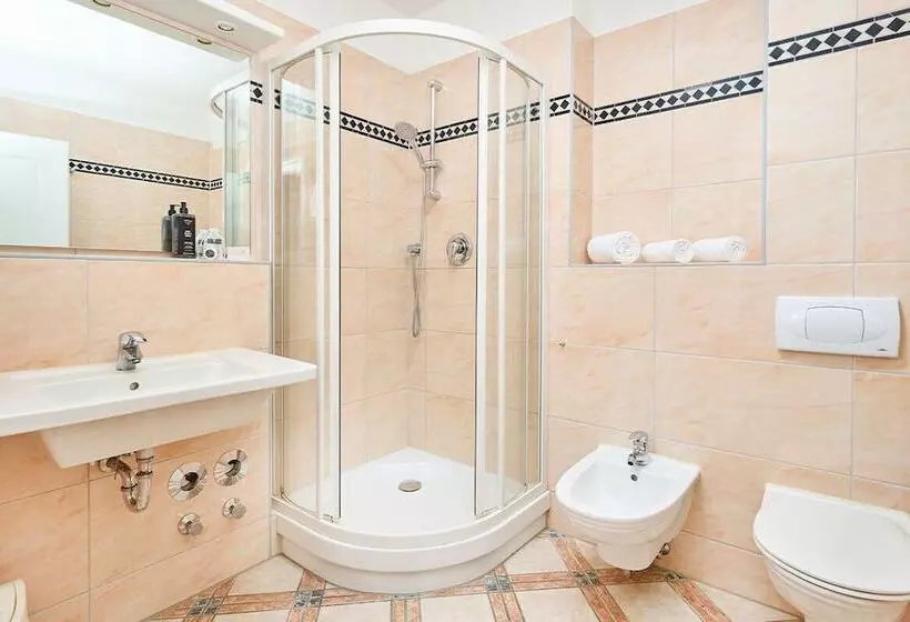 Strandpalais Luise Von Preussen Nebenhaus Vom Strandhotel Preussenhof