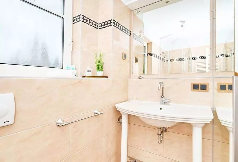 Strandpalais Luise Von Preussen Nebenhaus Vom Strandhotel Preussenhof