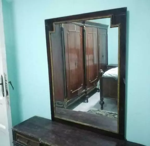 شقه للايجار باليوم بأبوقير تاني نمره من البحر
