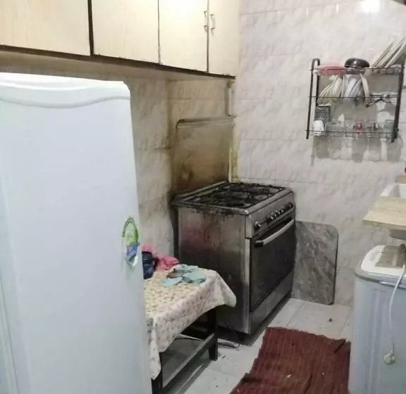 شقه للايجار باليوم بأبوقير تاني نمره من البحر