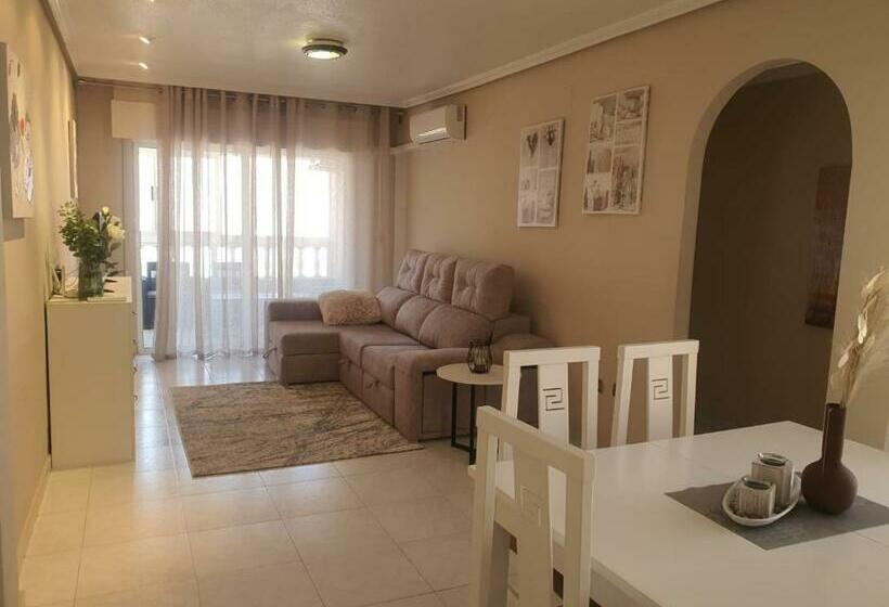 3 Bedrooms Villa Madrid Apartaments