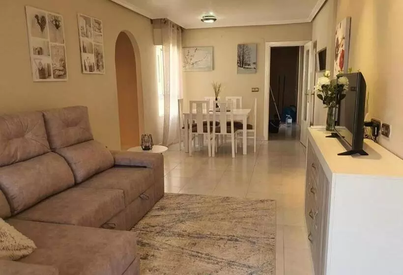 3 Bedrooms Villa Madrid Apartaments