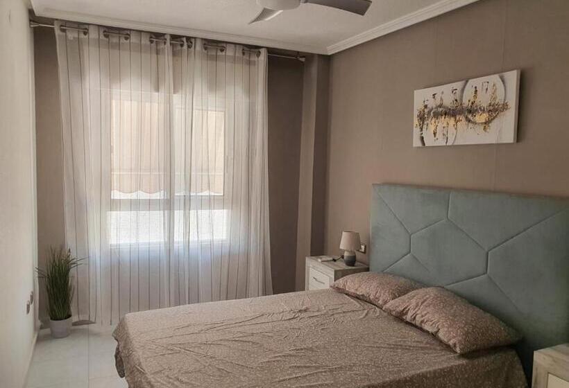 3 Bedrooms Villa Madrid Apartaments