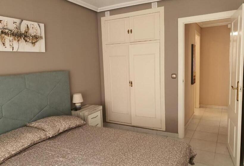 3 Bedrooms Villa Madrid Apartaments