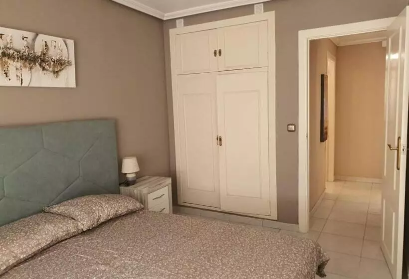 3 Bedrooms Villa Madrid Apartaments