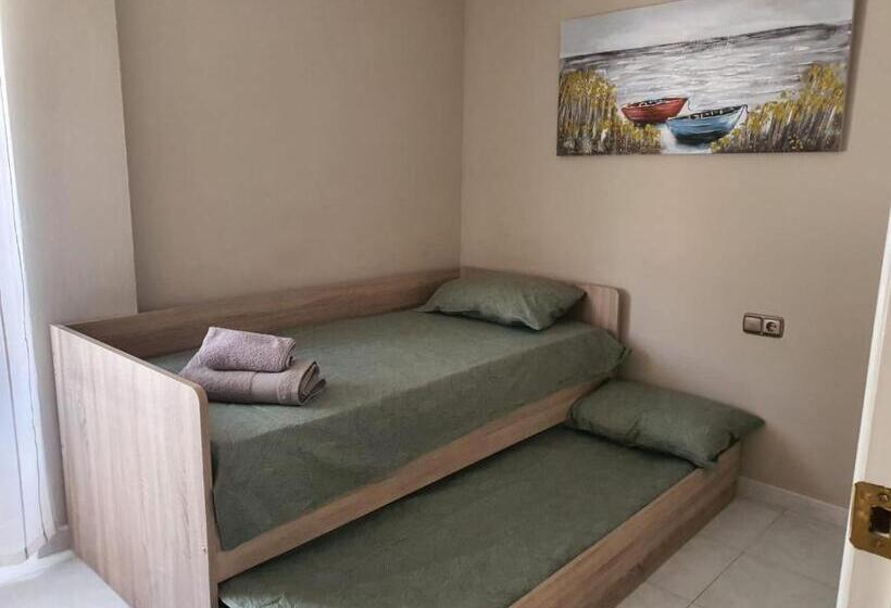 3 Bedrooms Villa Madrid Apartaments