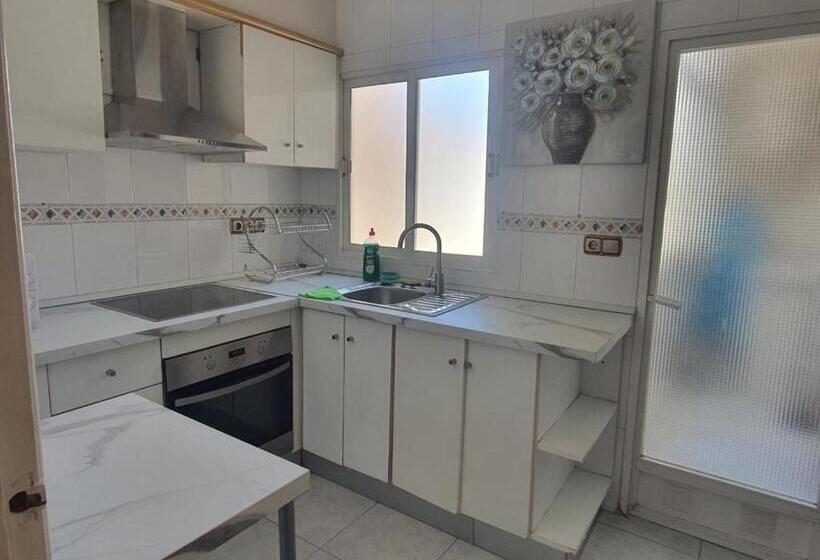 3 Bedrooms Villa Madrid Apartaments