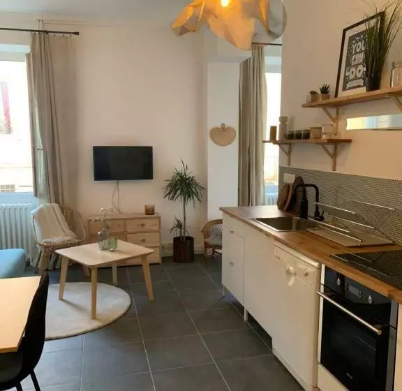 Charmant Appartement De 120 M2